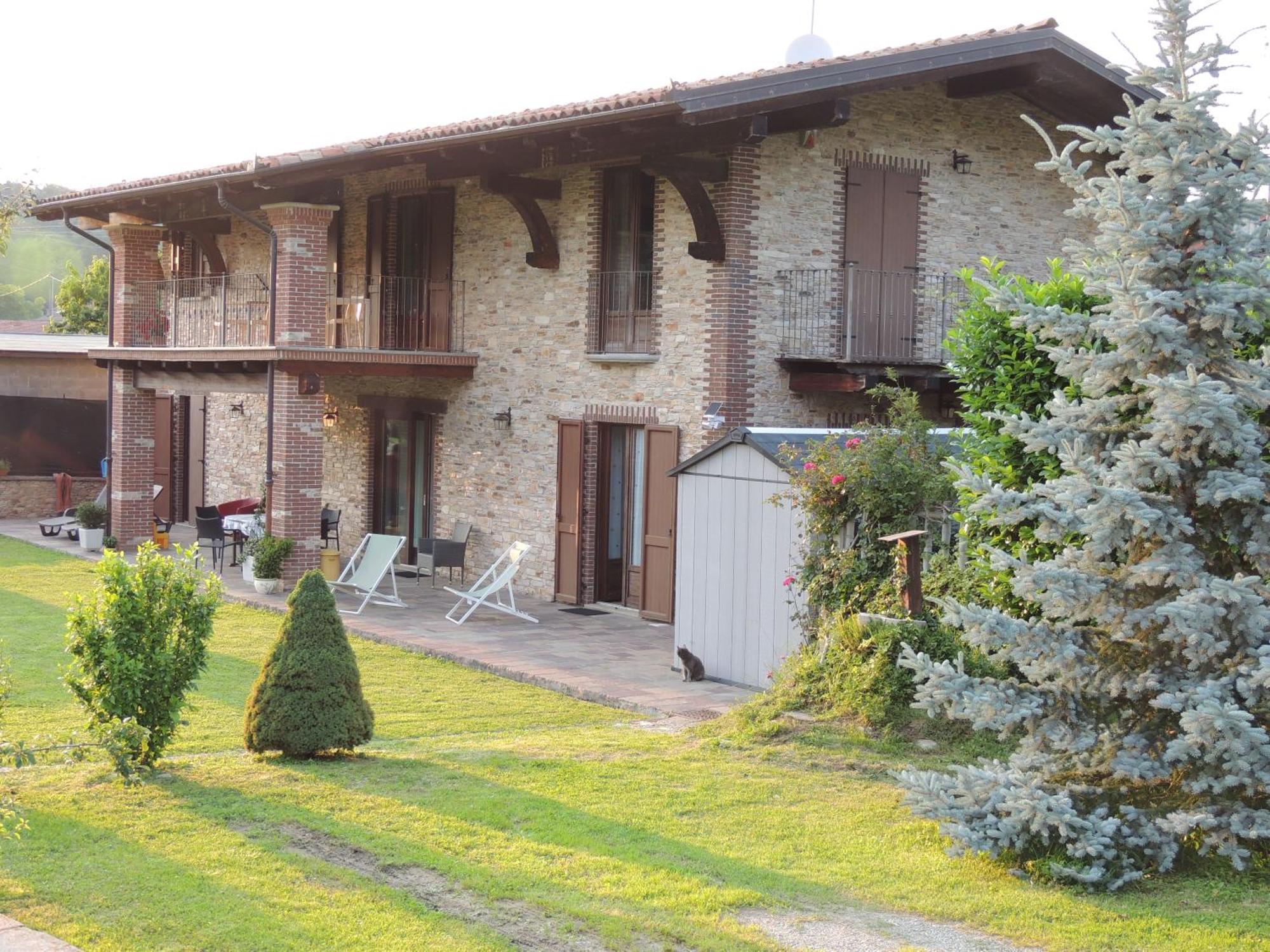B&B Casa Bella Comba Vignolo Extérieur photo