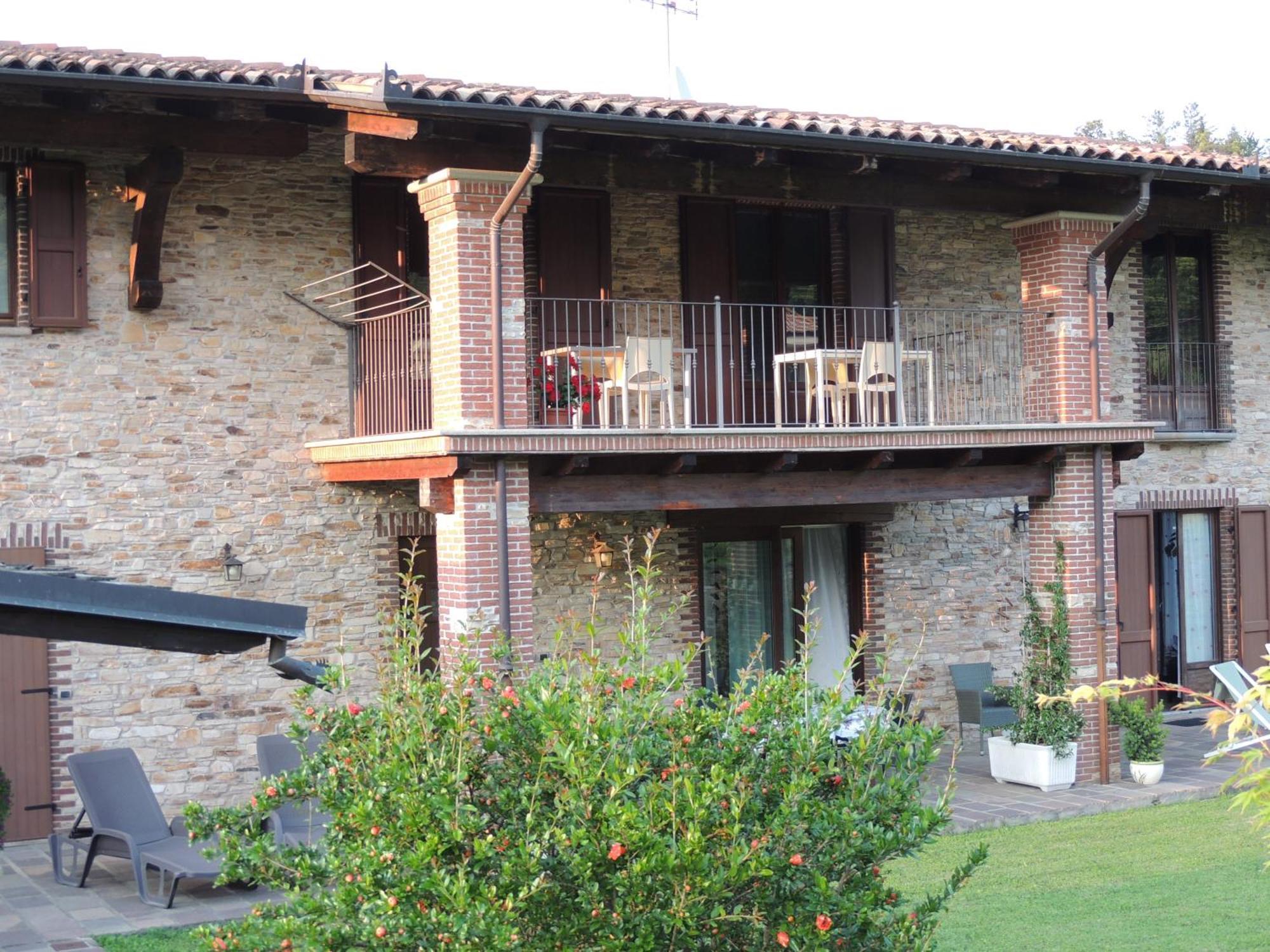 B&B Casa Bella Comba Vignolo Extérieur photo